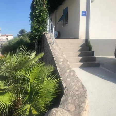 アパート Franka Pašman