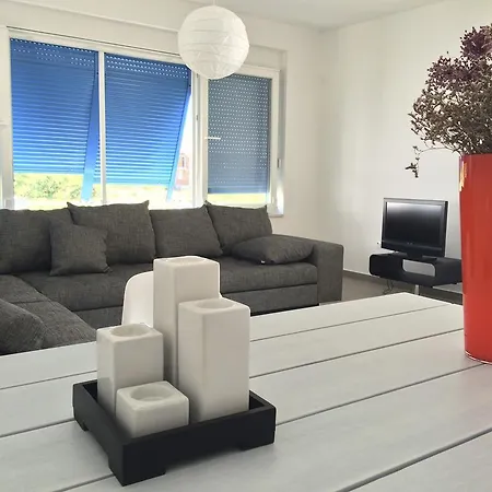 Franka アパート Pašman